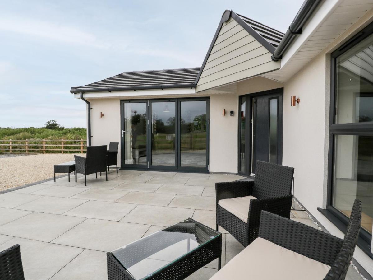 Strawberry Stables Villa Bristol Exterior photo